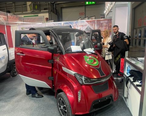 Electric Power Car Professional Vehicle With EEC Approval Passenger Electric Car For Adults